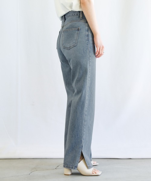 select MOCA(セレクトモカ)の「サイドスリットテーパードデニムパンツ(デニムパンツ・レディース・インディゴブルー/ライトインディゴブルー・SMALL/MEDIUM/LARGE)」の11枚目の写真