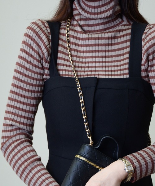 ibeul_(イベール)の「タートルネックボーダーニット(ニット/セーター・レディース・ホワイト/グレー/グリーン/キャメル/マスタード/ブラウン/ベージュ・FREE)」の4枚目の写真