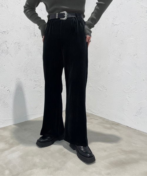 apres jour mignon(アプレジュールミニョン)の「ベロアパンツ【SETUP着用可能】【ZOZOTOWN限定アイテム】(その他パンツ・レディース・ブラック/ダークブラウン/カーキ・SMALL/MEDIUM/X-LARGE)」の2枚目の写真