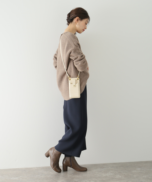 La TOTALITE(ラトータリテ)の「ジョーゼットフレアクロップドパンツ(その他パンツ・レディース・ベージュ/ネイビー・36/38)」の5枚目の写真