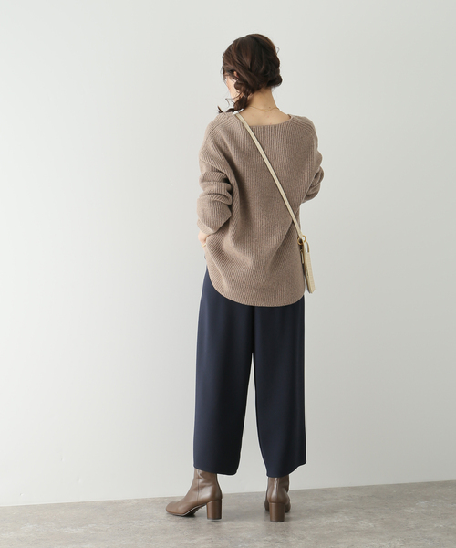 La TOTALITE(ラトータリテ)の「ジョーゼットフレアクロップドパンツ(その他パンツ・レディース・ベージュ/ネイビー・36/38)」の6枚目の写真