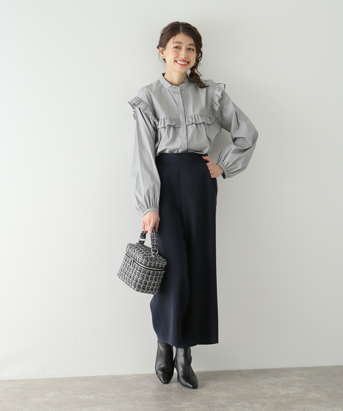La TOTALITE(ラトータリテ)の「ジョーゼットフレアクロップドパンツ(その他パンツ・レディース・ベージュ/ネイビー・36/38)」の7枚目の写真