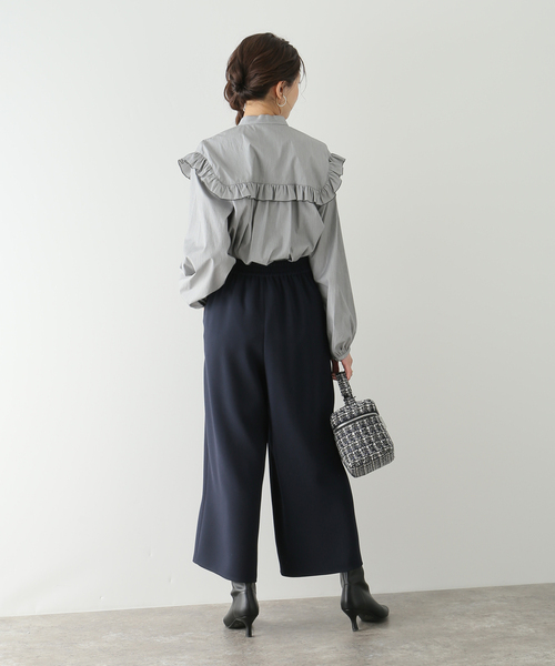 La TOTALITE(ラトータリテ)の「ジョーゼットフレアクロップドパンツ(その他パンツ・レディース・ベージュ/ネイビー・36/38)」の8枚目の写真