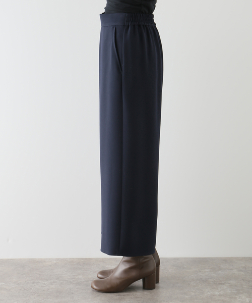 La TOTALITE(ラトータリテ)の「ジョーゼットフレアクロップドパンツ(その他パンツ・レディース・ベージュ/ネイビー・36/38)」の10枚目の写真