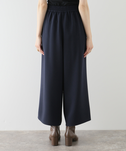La TOTALITE(ラトータリテ)の「ジョーゼットフレアクロップドパンツ(その他パンツ・レディース・ベージュ/ネイビー・36/38)」の11枚目の写真