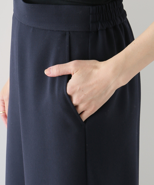 La TOTALITE(ラトータリテ)の「ジョーゼットフレアクロップドパンツ(その他パンツ・レディース・ベージュ/ネイビー・36/38)」の14枚目の写真