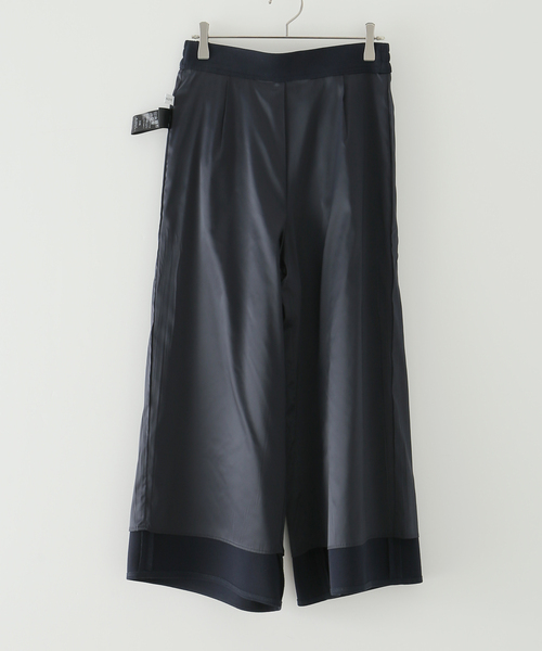 La TOTALITE(ラトータリテ)の「ジョーゼットフレアクロップドパンツ(その他パンツ・レディース・ベージュ/ネイビー・36/38)」の16枚目の写真