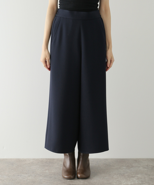 La TOTALITE(ラトータリテ)の「ジョーゼットフレアクロップドパンツ(その他パンツ・レディース・ベージュ/ネイビー・36/38)」の20枚目の写真
