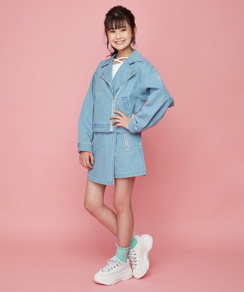 JENNI love（ジェニィラブ）の「ライダース風デニムGジャン（デニムジャケット・キッズ・オフホワイト/サックスブルー・130cm/140cm/150cm/160cm）」の4枚目の写真