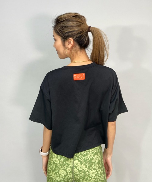 Hurley （ハーレー）の「Hurley/ハーレー 水陸両用ショート丈フロントロゴTシャツ/ラッシュガード   WSS2200010（Tシャツ/カットソー・レディース・ホワイト/ブラック/カーキ・S/M）」の19枚目の写真