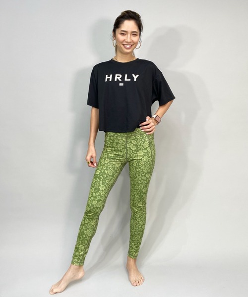 Hurley （ハーレー）の「Hurley/ハーレー 水陸両用ショート丈フロントロゴTシャツ/ラッシュガード   WSS2200010（Tシャツ/カットソー・レディース・ホワイト/ブラック/カーキ・S/M）」の4枚目の写真
