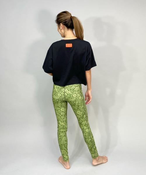 Hurley （ハーレー）の「Hurley/ハーレー 水陸両用ショート丈フロントロゴTシャツ/ラッシュガード   WSS2200010（Tシャツ/カットソー・レディース・ホワイト/ブラック/カーキ・S/M）」の5枚目の写真