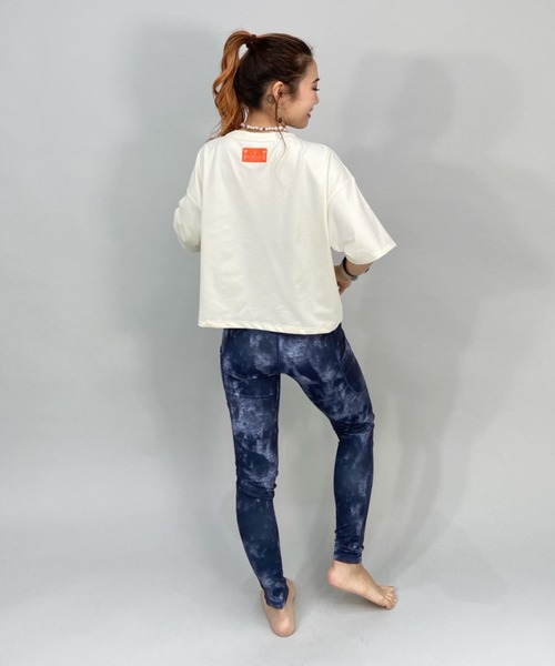 Hurley （ハーレー）の「Hurley/ハーレー 水陸両用ショート丈フロントロゴTシャツ/ラッシュガード   WSS2200010（Tシャツ/カットソー・レディース・ホワイト/ブラック/カーキ・S/M）」の15枚目の写真