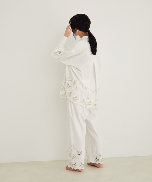 SALON adam et rope'（サロン アダム エ ロペ）の「【洗える】裾スカラップパンツ（その他パンツ・レディース・ホワイト/ブラック・FREE）」の15枚目の写真