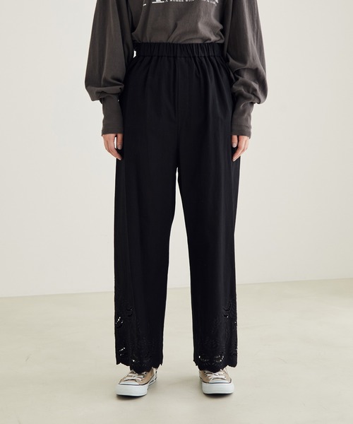 SALON adam et rope'（サロン アダム エ ロペ）の「【洗える】裾スカラップパンツ（その他パンツ・レディース・ホワイト/ブラック・FREE）」の10枚目の写真