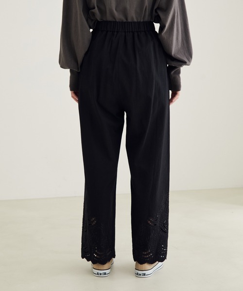 SALON adam et rope'（サロン アダム エ ロペ）の「【洗える】裾スカラップパンツ（その他パンツ・レディース・ホワイト/ブラック・FREE）」の12枚目の写真