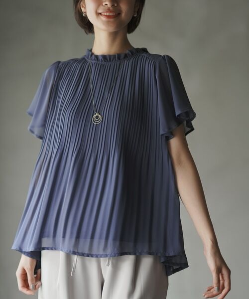 フリルネックフレアー袖プリーツブラウス