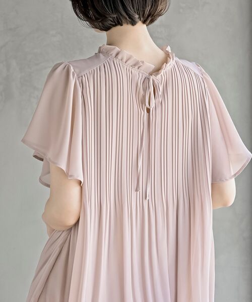 rps（アールピーエス）の「フリルネックフレアー袖プリーツブラウス（シャツ/ブラウス・レディース・ベージュ/オフホワイト/チャコールグレー/マスタード/グリーン系その他/パープル/ブラウン/グレイッシュベージュ/ネイビー/ブラック・M/フリー）」の20枚目の写真