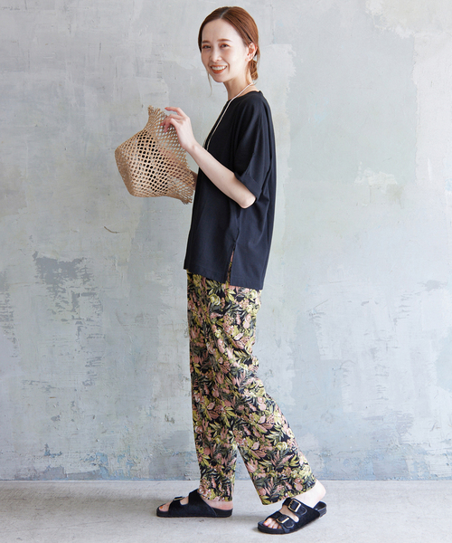 SLOBE IENA（スローブイエナ）の「袖ターンバックTEE◆（Tシャツ/カットソー・レディース・グレー系その他/ブラック/グリーン/ブラウン・FREE）」の7枚目の写真