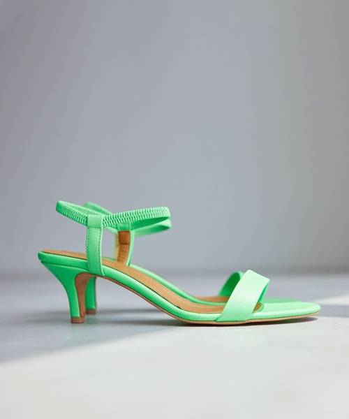 ROPE'(ロペ)の「アンクルストラップサンダル(サンダル・レディース・ブラック/ホワイト/グリーン・35.5/36/36.5/37/37.5)」の1枚目の写真