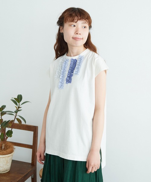 chambre de charme（シャンブルドゥシャーム）の「cdc UPサイクルフリルたたきつけ ノースリプルオーバー（Tシャツ/カットソー・レディース・ホワイト/サックスブルー/ネイビー・FREE）」の6枚目の写真