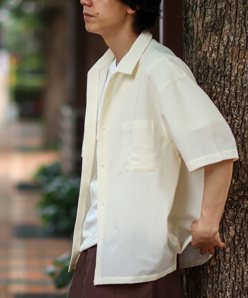 B.C STOCK(ベーセーストック)の「エステルサッカー 半袖シャツ(シャツ/ブラウス・メンズ・ホワイト/ベージュ/ネイビー・MEDIUM/LARGE)」の2枚目の写真