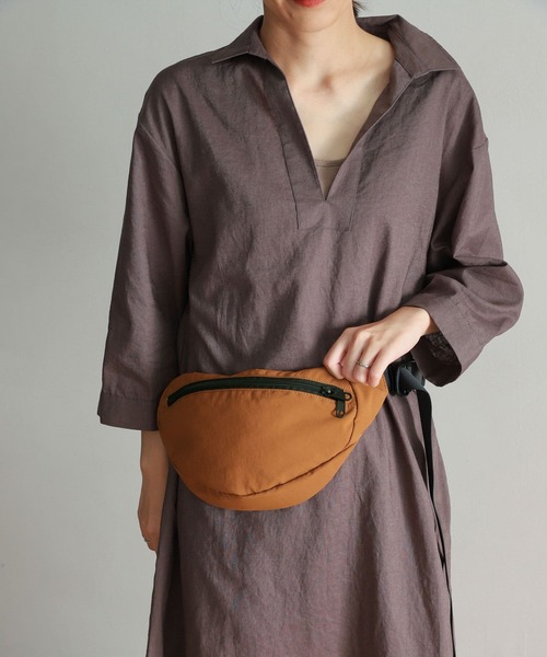 URBAN RESEARCH DOORS(アーバンリサーチドアーズ)の「ウォッシャブルボディーバッグ(ボディバッグ/ウエストポーチ・レディース・ブラック/オレンジ系その他・ONE)」の7枚目の写真