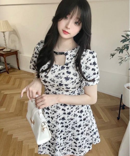 Titty Co Petit By Poyo デコルテオープンフラワーフレアワンピース ワンピース Titty Co Petit ティティアンドコープティ のファッション通販 Zozotown