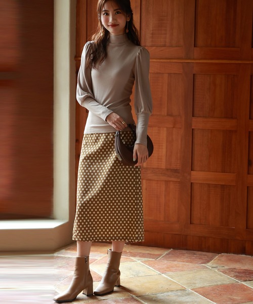 SAISON DE PAPILLON(セゾンドパピヨン)の「バルーンスリーブプチハイネックカットソー(Tシャツ/カットソー・レディース・ベージュ/ブラウン/チャコール/ブルーグレー/ブラック/ダークグリーン/モカ・S/M/L)」の21枚目の写真