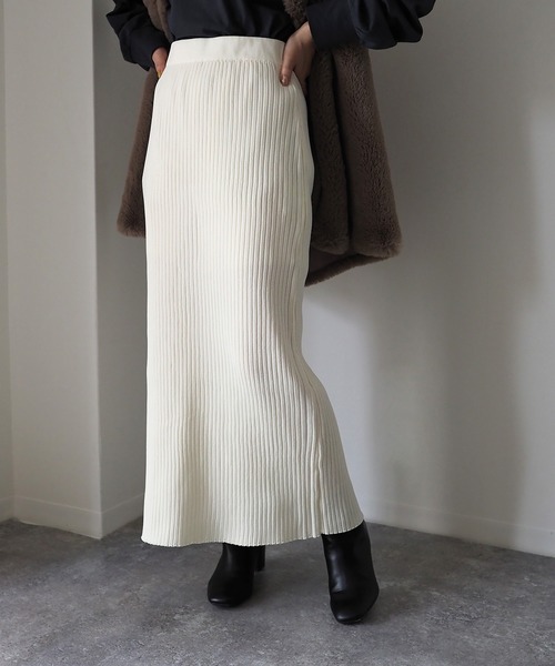 Riberry（リベリー）の「ニットロングナロースカート（スカート・レディース・アイボリー/ブラック/オレンジ/グリーン・MEDIUM）」の14枚目の写真