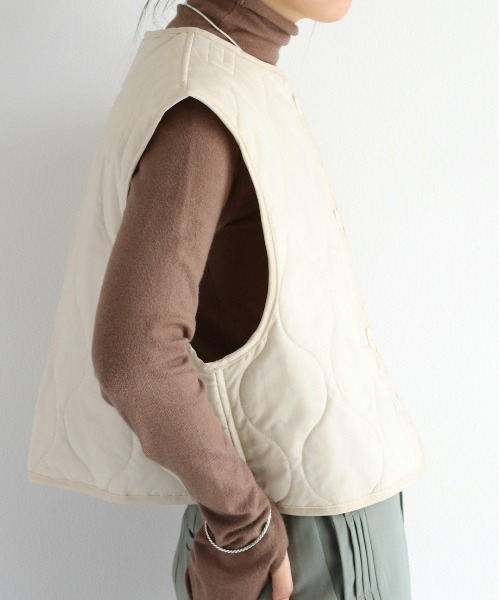 cepo（セポ）の「ショート キルトベスト　【WEB限定】（ベスト・レディース・カーキ/ブラック/オフホワイト・M）」の22枚目の写真