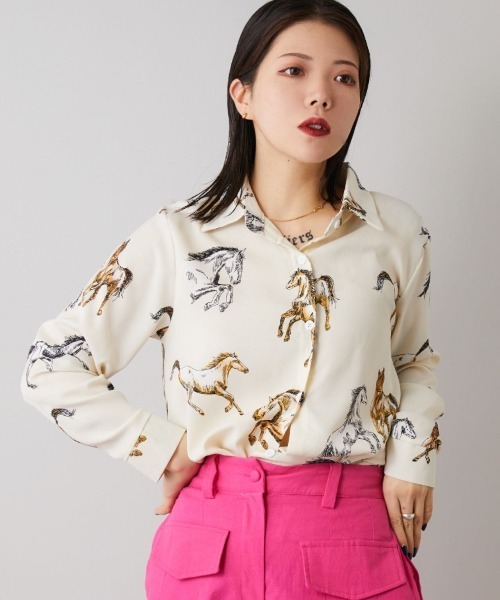 Bloom Closet（ブルームクローゼット）の「ホースプリントポリシャツ（シャツ/ブラウス・レディース・ブラック/オフホワイト・MEDIUM/LARGE）」の2枚目の写真