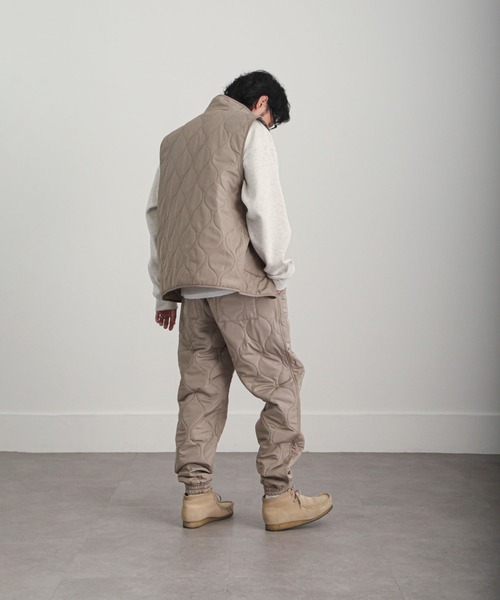 UNCORD(アンコード)の「【UNCORD】QUILTING VEST/キルティングベスト(ダウンベスト・メンズ・グレイッシュベージュ/カーキ/ブラック・X-LARGE/LARGE/MEDIUM)」の21枚目の写真