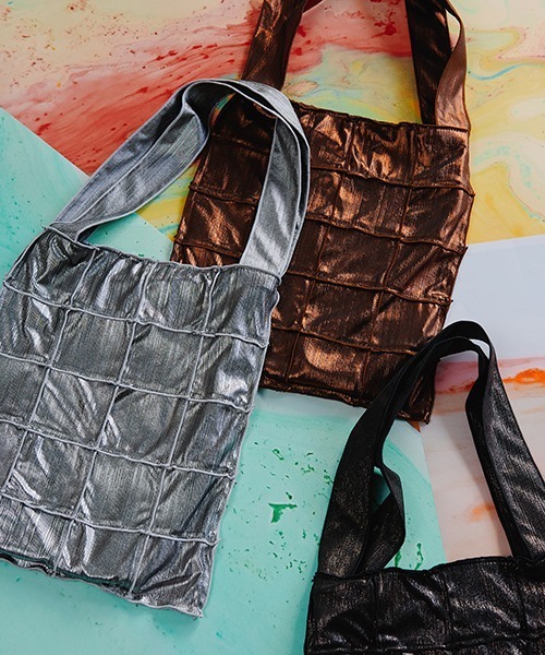 CONTROL FREAK / CTFK（コントロールフリーク）の「CONTROL FREAK(コントロールフリーク)ブロッキングトート（トートバッグ・レディース・ブラック/ライトグレー/シルバー/ブロンズ/ブルー・FREE）」の5枚目の写真