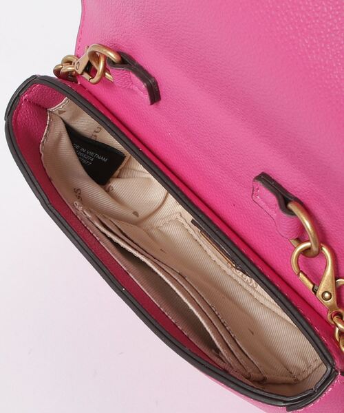Guess（ゲス）の「NELL MICRO Mini Flap（ハンドバッグ・レディース・ストーン/ピンク/ブラック/バイオレット・ONE SIZE）」の17枚目の写真