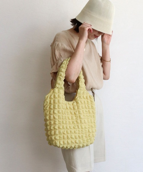 T・S・L(ティーエスエル)の「エンボス加工トートバッグ(トートバッグ・レディース・イエロー/ブラック/サックスブルー/アイボリー・FREE)」の4枚目の写真
