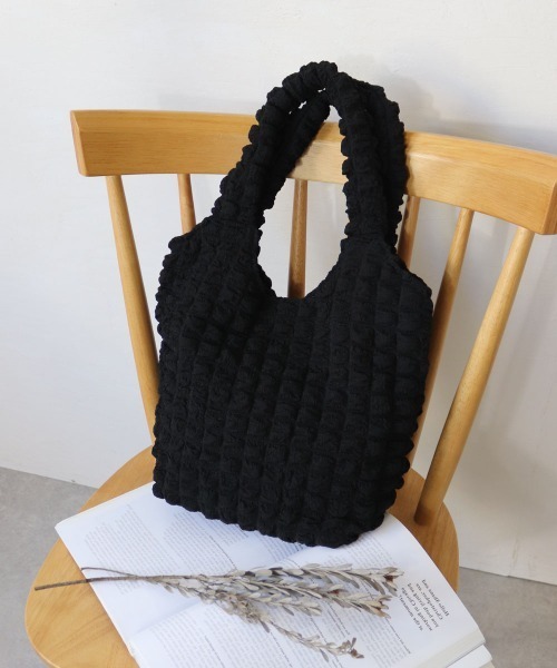 T・S・L(ティーエスエル)の「エンボス加工トートバッグ(トートバッグ・レディース・イエロー/ブラック/サックスブルー/アイボリー・FREE)」の3枚目の写真