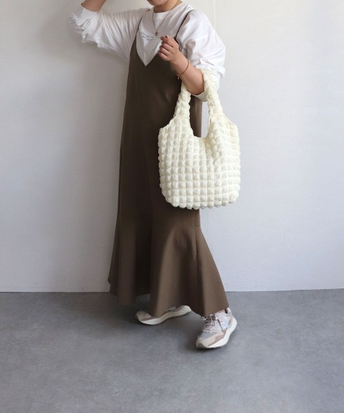 T・S・L(ティーエスエル)の「エンボス加工トートバッグ(トートバッグ・レディース・イエロー/ブラック/サックスブルー/アイボリー・FREE)」の6枚目の写真