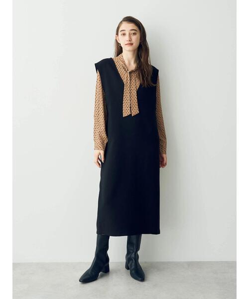 YECCA VECCA（イェッカヴェッカ）の「Vネックジャンパースカート 