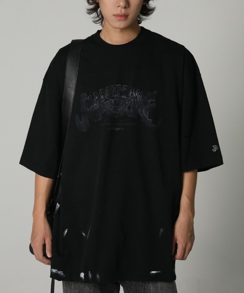MASONPRINCE(メイソンプリンス)の「オーバーサイズ ロック風ロゴプリント ダメージ&ペンキ加工Tシャツ DT4074【MASONPRINCE】(Tシャツ/カットソー・メンズ・ダークグレー/ホワイト/ブラウン/ブラック・L/M/S)」の3枚目の写真