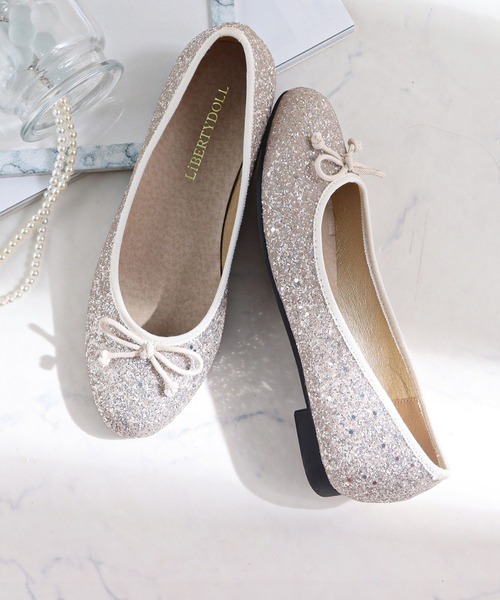 LibertyDoll(リバティードール)の「ラウンドトゥフラットバレエシューズ(バレエシューズ・レディース・ブラック系その他/グレー/パイソン/グリーン/モスグリーン/アイボリー/ホワイト/レオパード/グレイッシュベージュ/ゴールド/ベージュ系その他/シルバー/ブラック/レッド系その他/ベージュ/グレー系その他/レッド/ブラック系その他2/ネイビー/チェック/ベージュ系その他2/ブラック系その他3/サックスブルー/ブラック系その他4/シルバー系その他/ゴールド系その他/ホワイト×ブラック/ブラック×ホワイト・S/3L/M/LL/L/SS)」の1枚目の写真