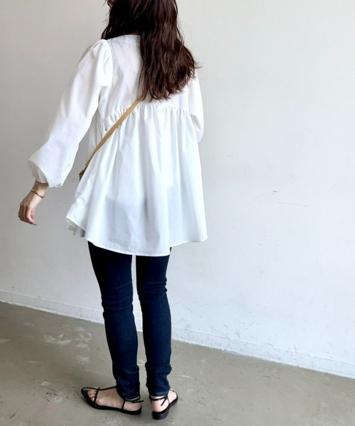 Shelly island（シェリーアイランド）の「ボリュームギャザーフレアブラウス（シャツ/ブラウス・レディース・ホワイト/ブラック・M）」の10枚目の写真