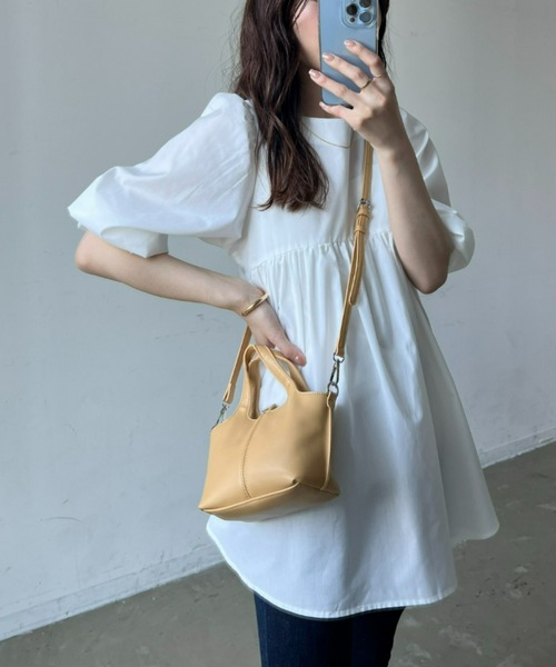 Shelly island（シェリーアイランド）の「ボリュームギャザーフレアブラウス（シャツ/ブラウス・レディース・ホワイト/ブラック・M）」の7枚目の写真