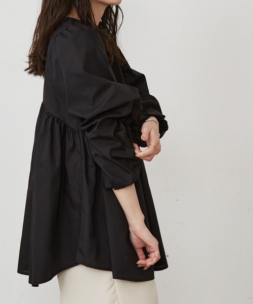 Shelly island（シェリーアイランド）の「ボリュームギャザーフレアブラウス（シャツ/ブラウス・レディース・ホワイト/ブラック・M）」の20枚目の写真