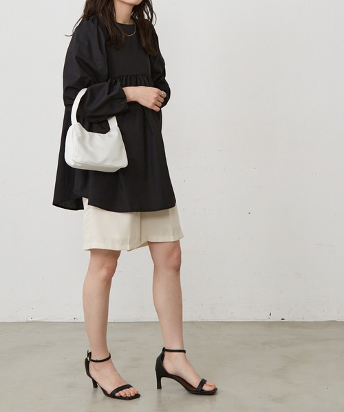 Shelly island（シェリーアイランド）の「ボリュームギャザーフレアブラウス（シャツ/ブラウス・レディース・ホワイト/ブラック・M）」の18枚目の写真