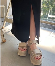 SNIDEL × emmi 人気のコラボレーションサンダル第三弾。 │ emmi
