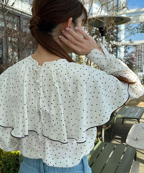 couture brooch（クチュールブローチ）の「◆【前後2WAY】ドットケープブラウス（シャツ/ブラウス・レディース・ホワイト系3/ブラック系・38/40/42）」の14枚目の写真