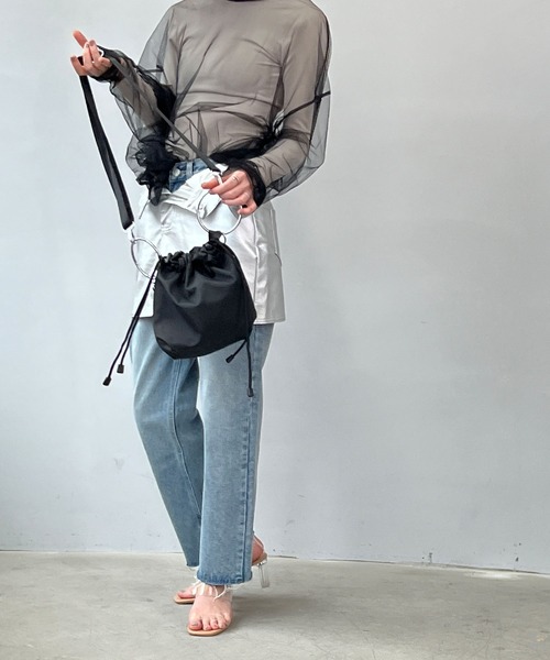 chuclla（チュクラ）の「サークルハンドル ギャザー巾着miniバッグ cha23s004（ショルダーバッグ・レディース・ブラック・FREE）」の4枚目の写真