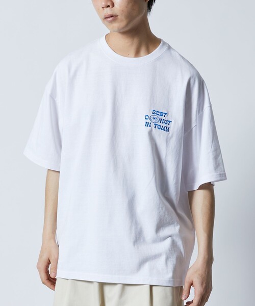 FREAK'S STORE(フリークスストア)の「【限定展開】GROCERY & DELICATESSEN/グロサリー&デリカテッセン 別注 ビッグシルエット CITY DONUTS バックプリントTシャツ(Tシャツ/カットソー・メンズ・ホワイト/アッシュグレー/ブラック/ライトピンク・SMALL/MEDIUM/LARGE)」の15枚目の写真