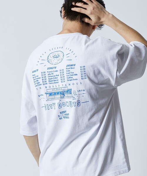 FREAK'S STORE(フリークスストア)の「【限定展開】GROCERY & DELICATESSEN/グロサリー&デリカテッセン 別注 ビッグシルエット CITY DONUTS バックプリントTシャツ(Tシャツ/カットソー・メンズ・ホワイト/アッシュグレー/ブラック/ライトピンク・SMALL/MEDIUM/LARGE)」の13枚目の写真